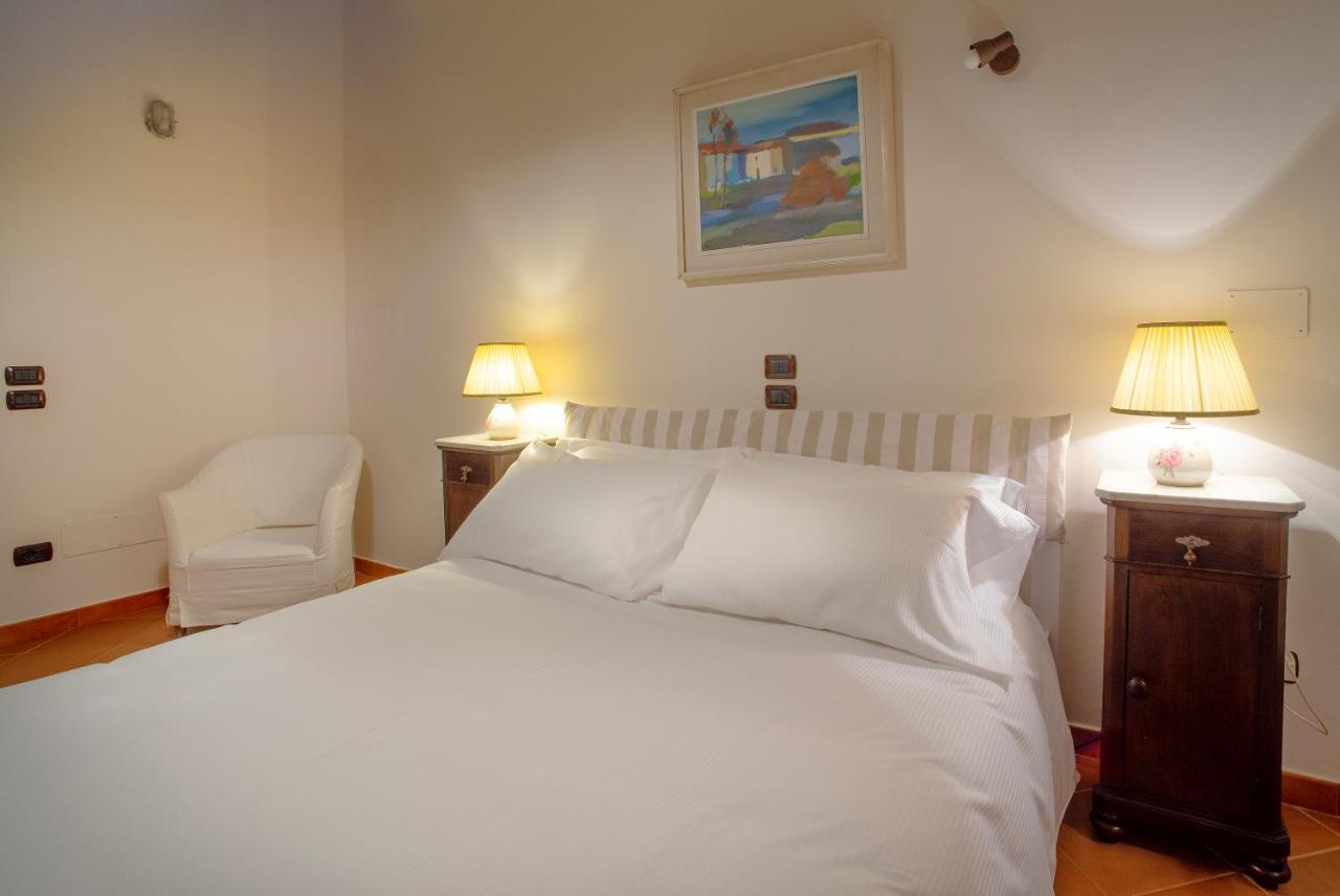 Domus Antiqua Bed & Breakfast สเปลโล ภายนอก รูปภาพ